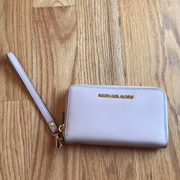 NWT Michael Kors Wristlet - Picture 2 of 5